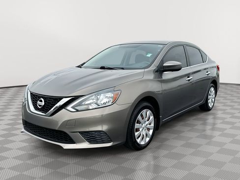 Used 2016 Nissan Sentra SV FWD image 1