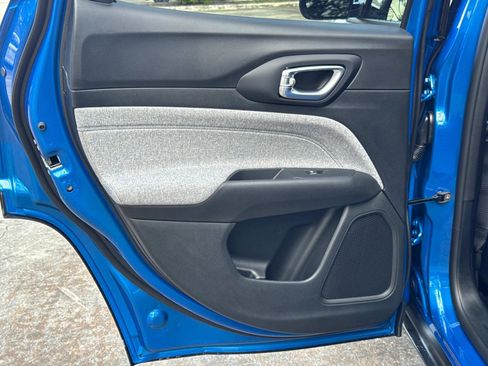 New 2026 Jeep Compass Latitude w/ Driver Assistance Group AWD/4WD image 11