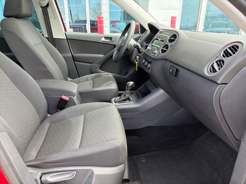 Used 2012 Volkswagen Tiguan S image 29
