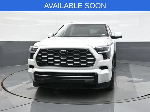 Used 2025 Toyota Sequoia Platinum AWD/4WD image 2