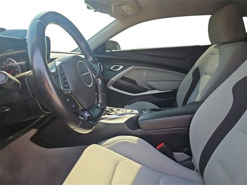 Used 2018 Chevrolet Camaro LT w/ RS Package image 9