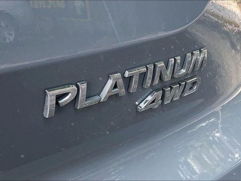 Used 2025 Nissan Pathfinder Platinum AWD/4WD image 8