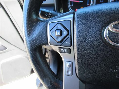 Used 2016 Toyota 4Runner SR5 image 17