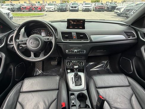 Used 2018 Audi Q3 2.0T Premium Plus w/ Premium Plus Package FWD image 13