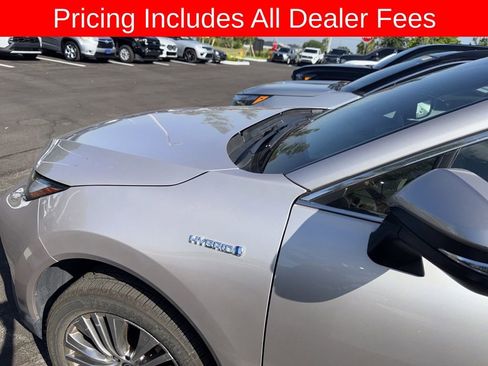 Used 2021 Toyota Venza XLE w/ Softex Package AWD/4WD image 8