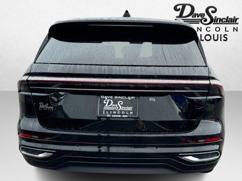 Used 2024 Lincoln Nautilus Reserve w/ Equipment Group 202A image 6