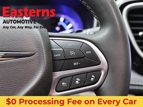 Used 2023 Chrysler Pacifica Touring-L FWD image 16