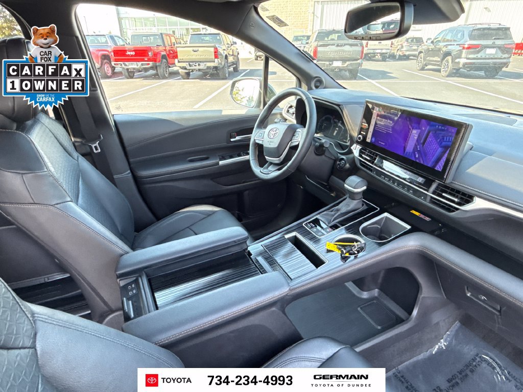 Used 2025 Toyota Sienna XLE Woodland Edition AWD/4WD image 18