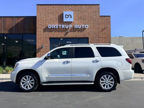 Used 2018 Toyota Sequoia Platinum w/ Carpet Mat Package AWD/4WD image 5