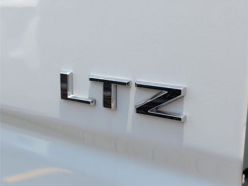 Used 2024 Chevrolet Silverado 2500 LTZ w/ LTZ Convenience Package AWD/4WD image 12
