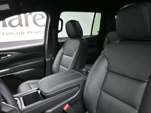 New 2026 Chevrolet Traverse LT w/ LPO, Floor Liner Package image 9