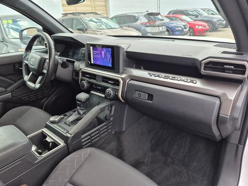 Used 2024 Toyota Tacoma SR5 AWD/4WD image 32