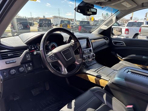 Used 2017 GMC Yukon Denali AWD/4WD image 18