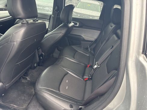 Used 2024 Jeep Compass Latitude image 6