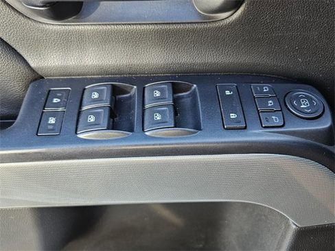 Used 2018 Chevrolet Silverado 1500 LTZ Z71 image 16