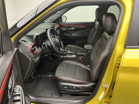 Certified 2025 Chevrolet TrailBlazer RS w/ Convenience Package image 3