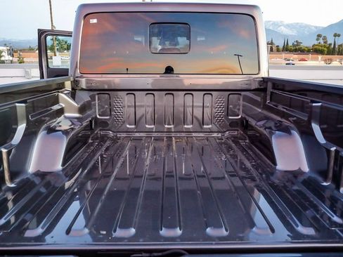 New 2026 Jeep Gladiator Rubicon w/ Steel Power Dome Hood Package AWD/4WD image 31