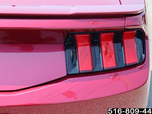 Used 2025 Ford Mustang GT Premium RWD image 33