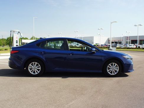 Used 2025 Toyota Camry LE FWD image 20