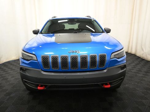 Used 2019 Jeep Cherokee Trailhawk w/ Comfort/Convenience Group AWD/4WD image 2