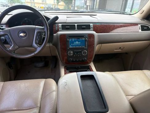 Used 2011 Chevrolet Tahoe LTZ AWD/4WD image 11