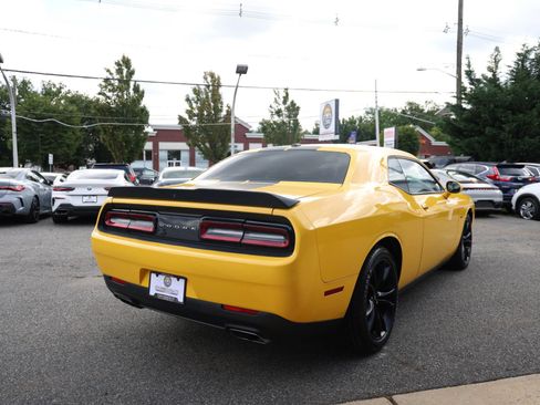 Used 2017 Dodge Challenger R/T w/ Blacktop Package RWD image 7