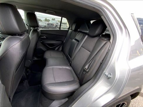 Used 2022 Chevrolet Trax LT w/ Driver Confidence Package image 19