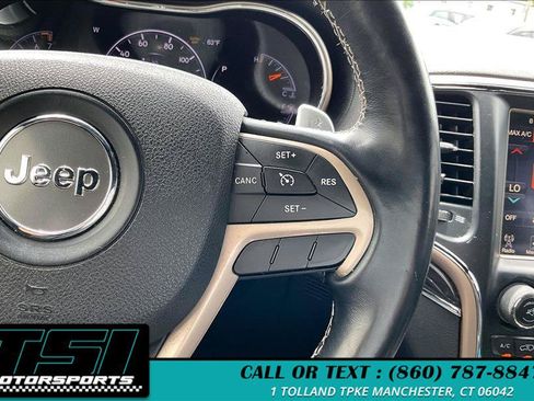 Used 2017 Jeep Grand Cherokee Overland AWD/4WD image 16
