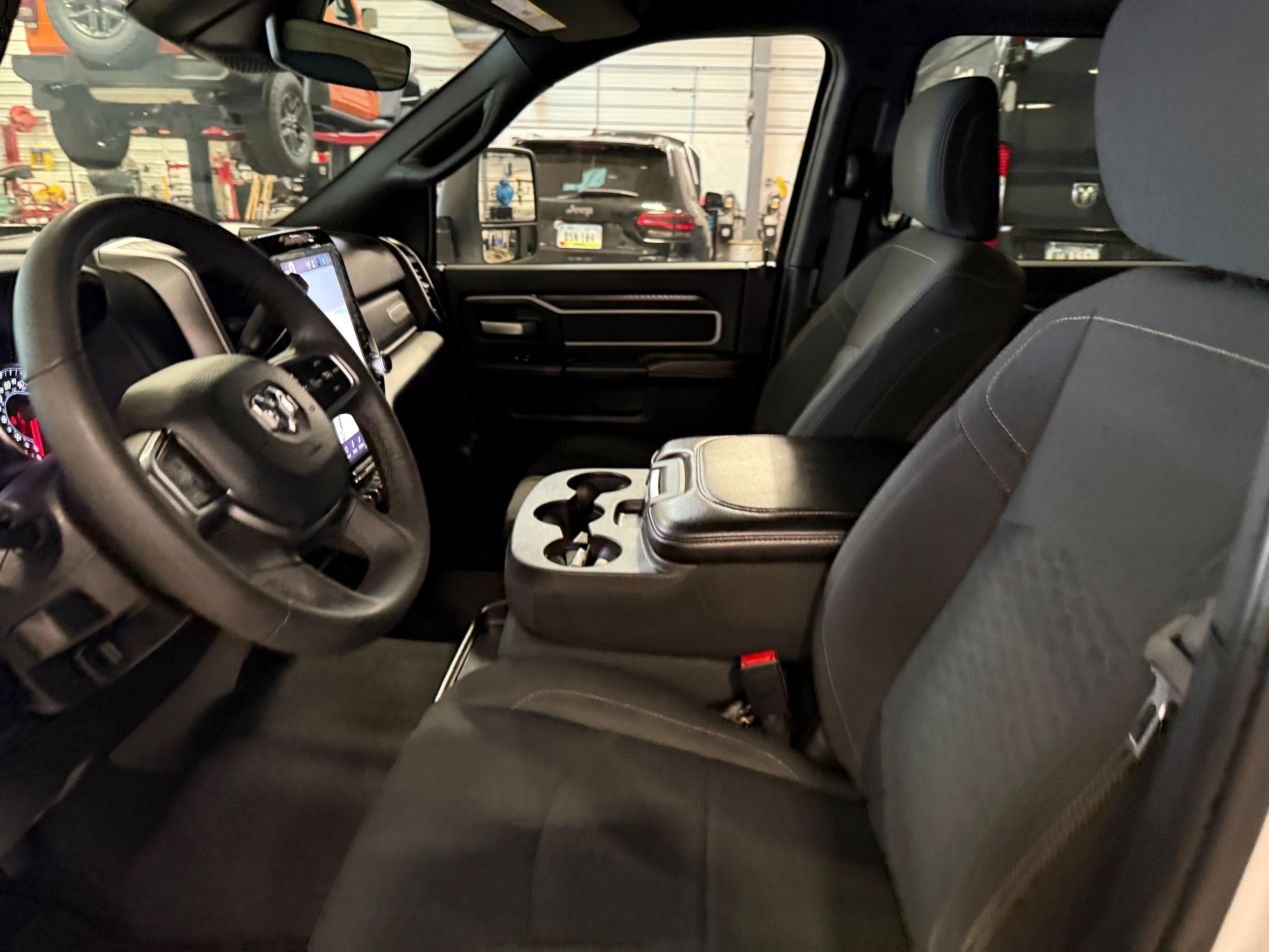 Certified 2025 RAM 2500 Big Horn AWD/4WD image 42