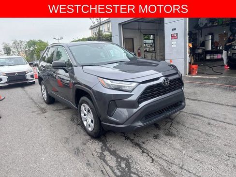 Used 2024 Toyota RAV4 LE FWD image 3
