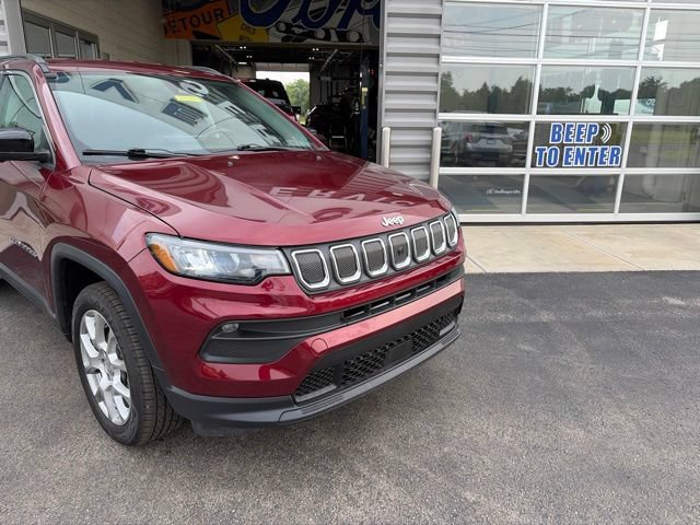 Used 2022 Jeep Compass Latitude AWD/4WD image 5