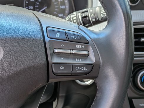 Used 2021 Hyundai Kona Limited w/ Cargo Package FWD image 23