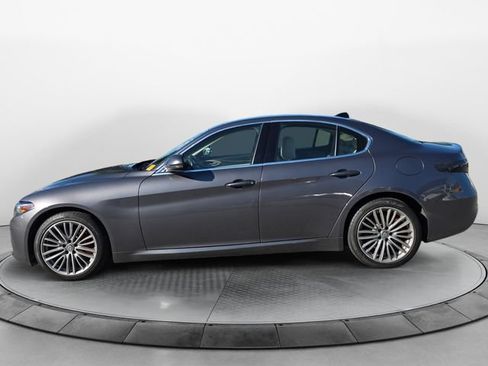 Used 2019 Alfa Romeo Giulia Ti w/ Quick Order Package 22X Lusso AWD/4WD image 2
