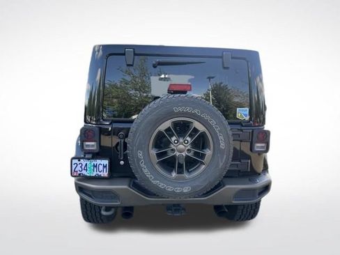 Used 2017 Jeep Wrangler Unlimited Sahara AWD/4WD image 7
