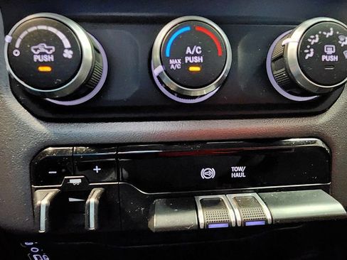 Used 2020 RAM 3500 Big Horn image 42