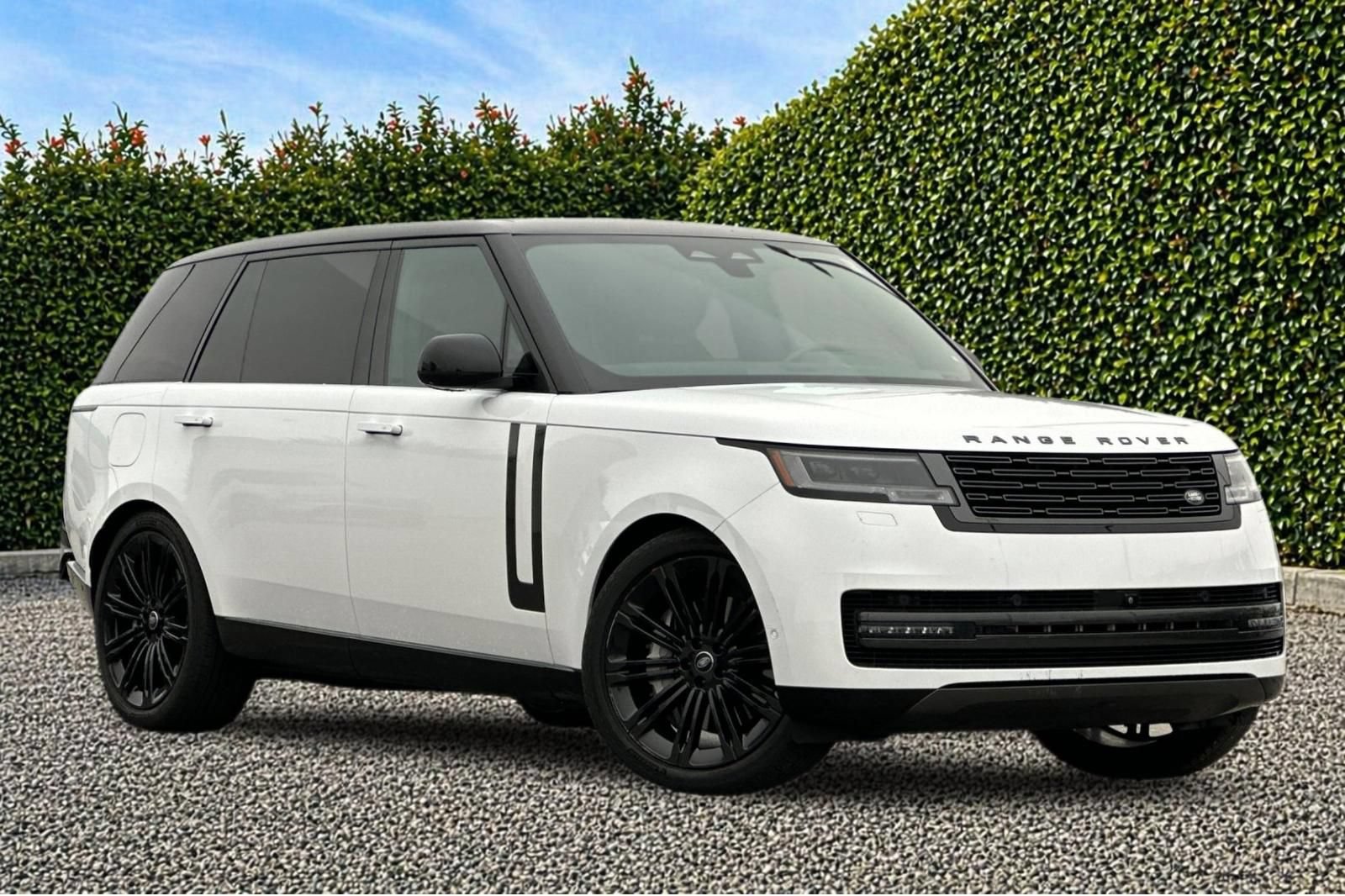 Used 2024 Land Rover Range Rover Long Wheelbase SE AWD/4WD image 1