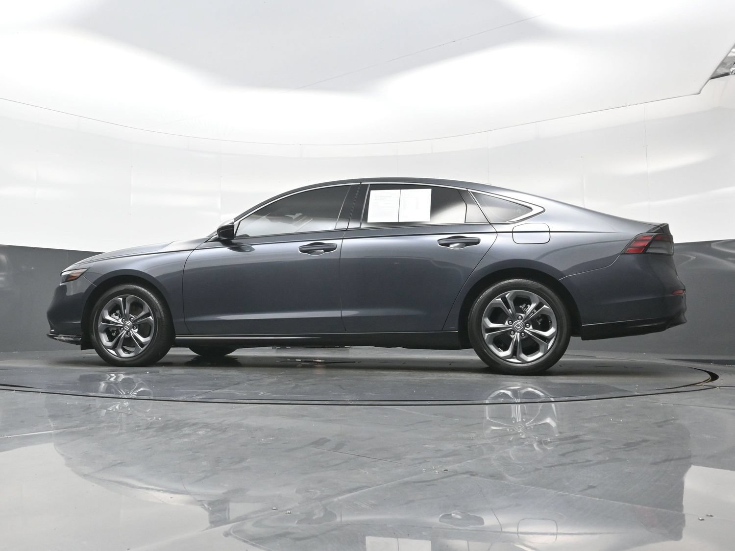 Used 2024 Honda Accord EX-L image 31