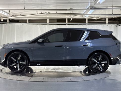 Used 2023 BMW iX xDrive50 w/ Sport Package AWD/4WD image 2