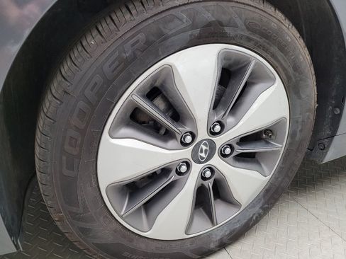 Used 2019 Hyundai Ioniq Plug-In Hybrid FWD image 31