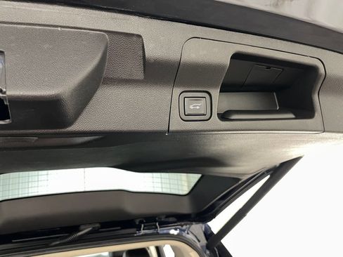Certified 2022 GMC Acadia Denali w/ Denali Ultimate Package AWD/4WD image 50