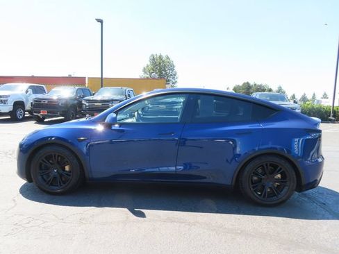 Used 2022 Tesla Model Y Long Range AWD/4WD image 4