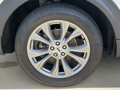 Used 2023 Ford Explorer XLT w/ Equipment Group 202A image 9