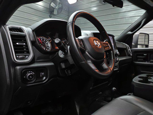 Used 2024 RAM 3500 Tradesman w/ Chrome Appearance Group AWD/4WD image 15