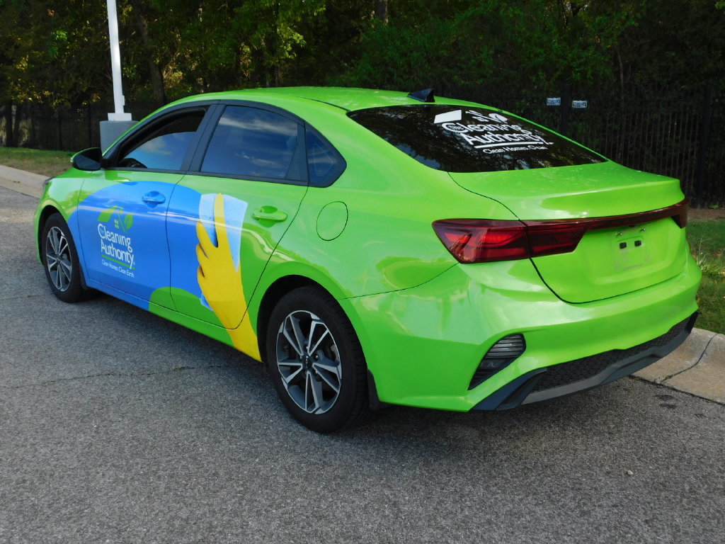 Used 2023 Kia Forte LXS w/ LXS Technology Package FWD image 3