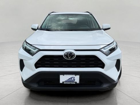 Used 2025 Toyota RAV4 XLE AWD/4WD image 3