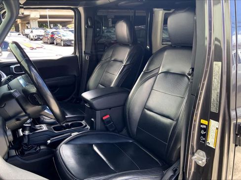 Used 2021 Jeep Wrangler Unlimited Sahara AWD/4WD image 11