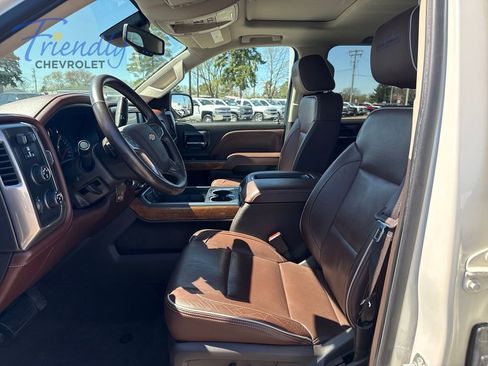 Used 2015 Chevrolet Silverado 1500 High Country w/ High Country Premium Package AWD/4WD image 10