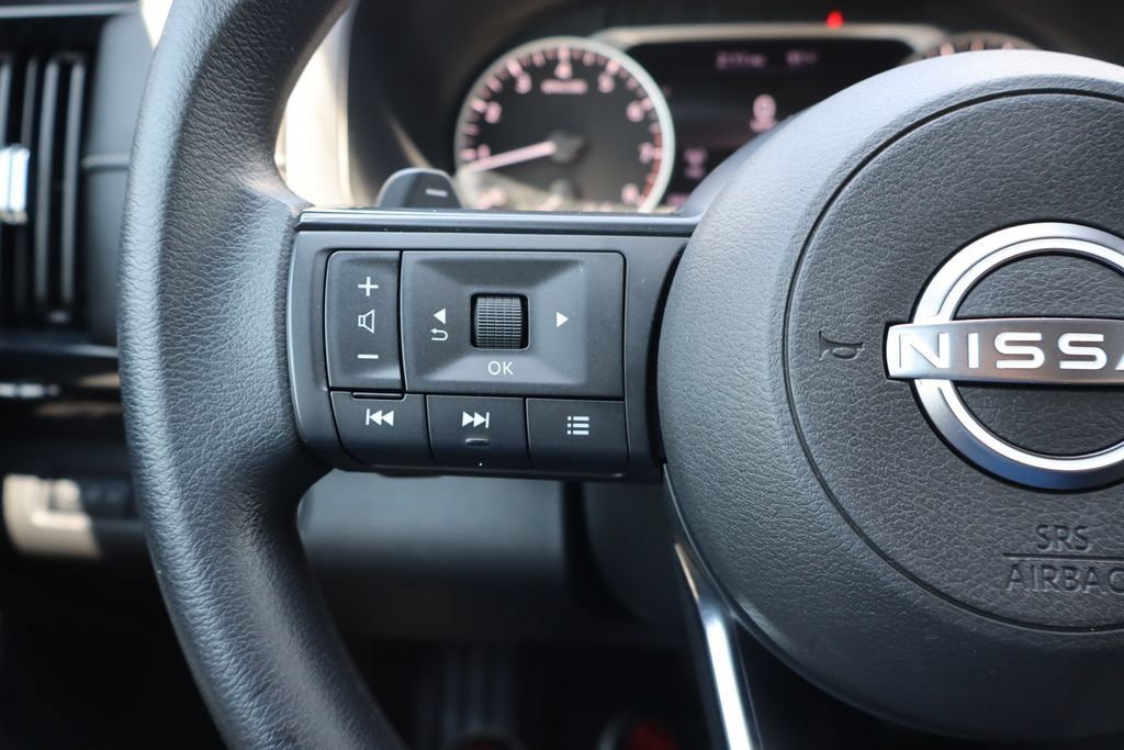 Used 2023 Nissan Pathfinder S AWD/4WD image 7