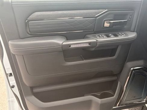 New 2026 RAM 2500 Limited AWD/4WD image 12