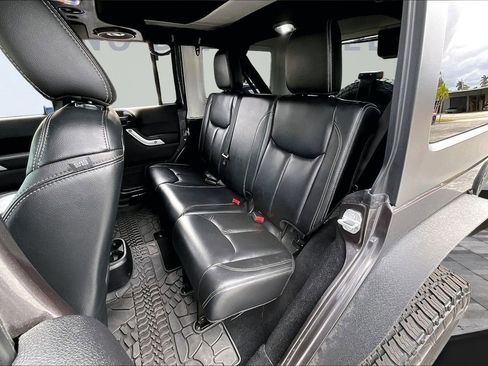 Used 2014 Jeep Wrangler Unlimited Sahara w/ Connectivity Group image 21